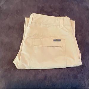 Mens new Columbia tan pants size 32x32.